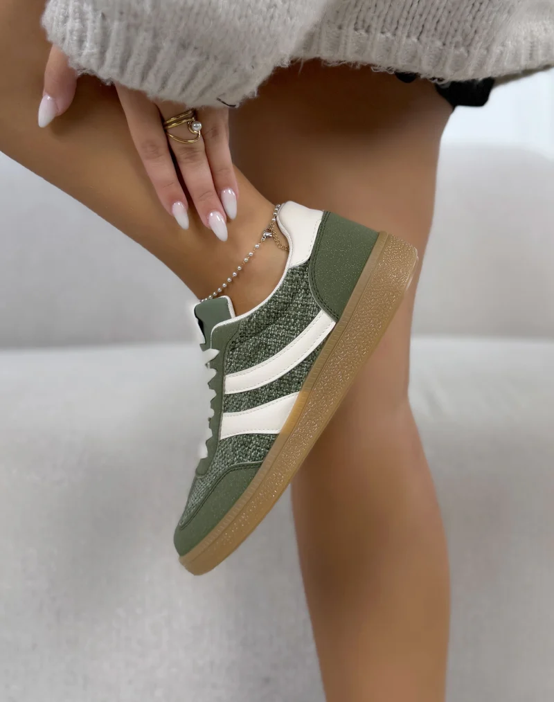 Basket femme verte tendance à lacets blancs et semelle gomme