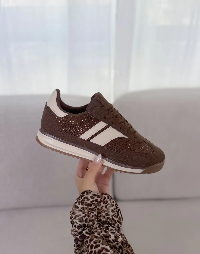 Basket femme marron tendance à strass et détails beige