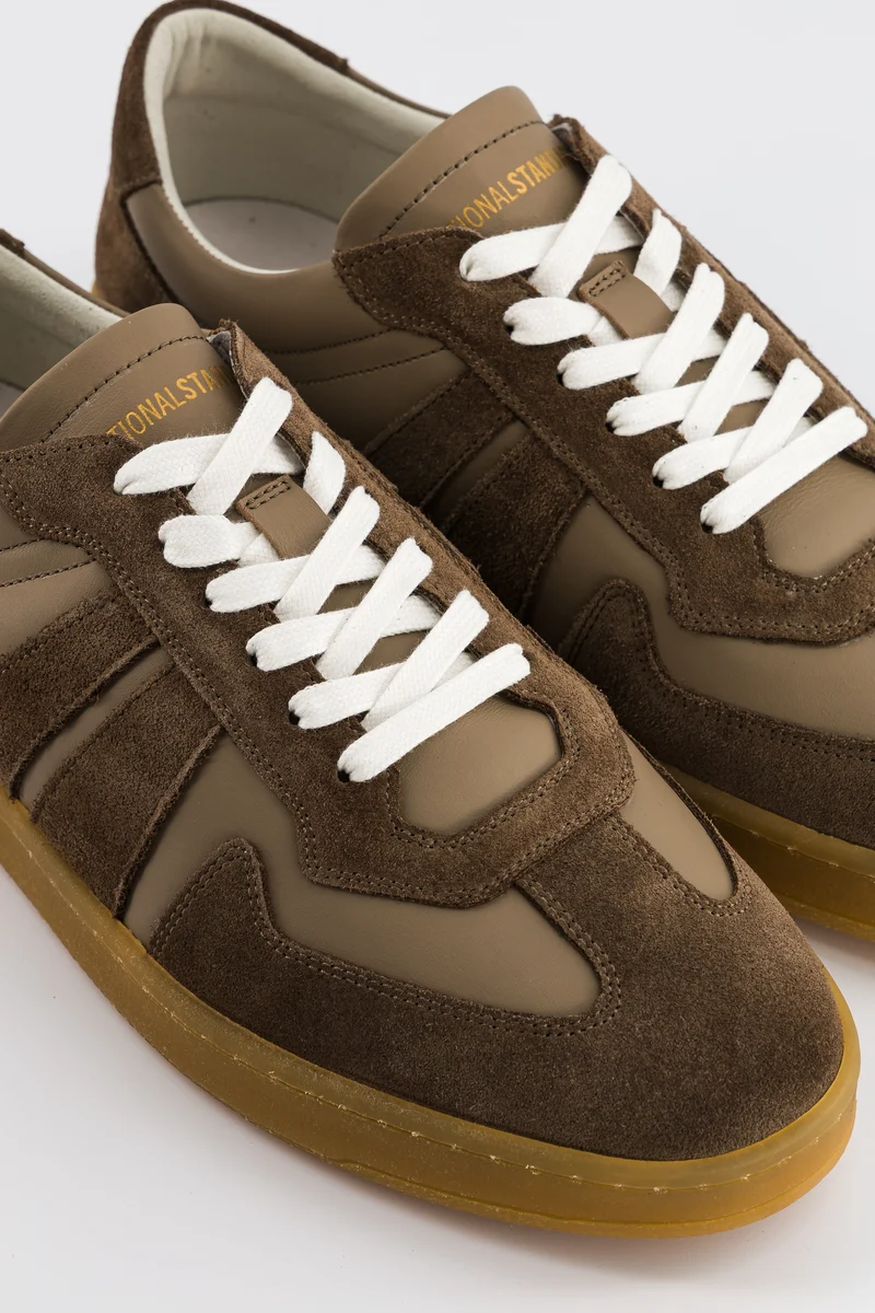 EDITION 33 Taupe