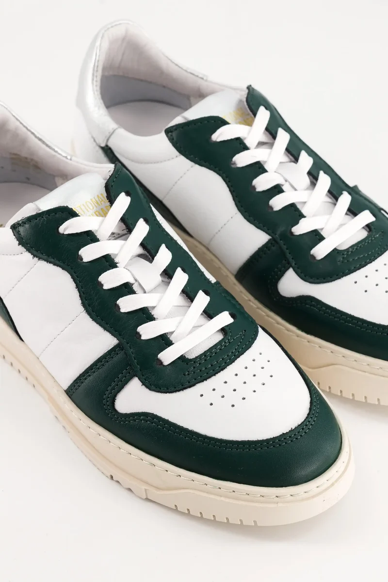 EDITION 8 Silvergreen.