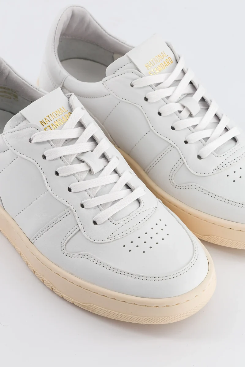 EDITION 8 White.