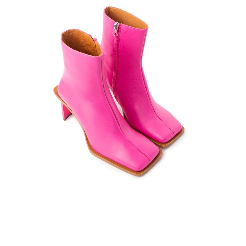 Uzwil Fuschia Leather