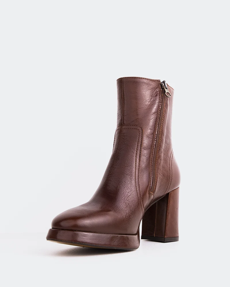 Filton Chestnut Leather