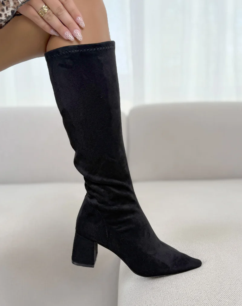 Bottes femme noires élégantes en suédine à bout pointu et petit talon épais