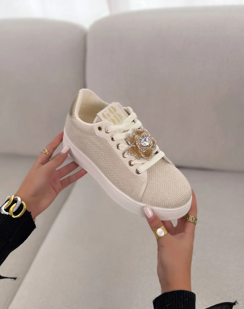 Basket femme beige tendance tissée à plateforme avec bijou doré