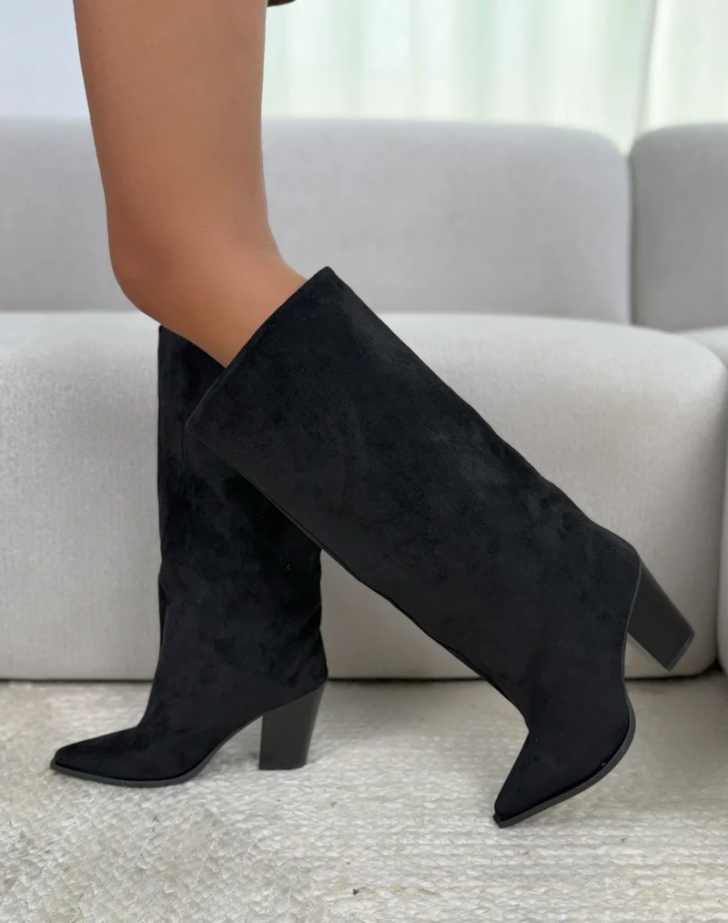 Bottes femme noires tendance en suédine à tige large et bout pointu