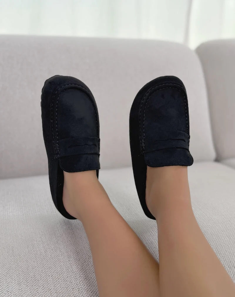 Mules femme noires en suédine fourrée confortables et élégantes