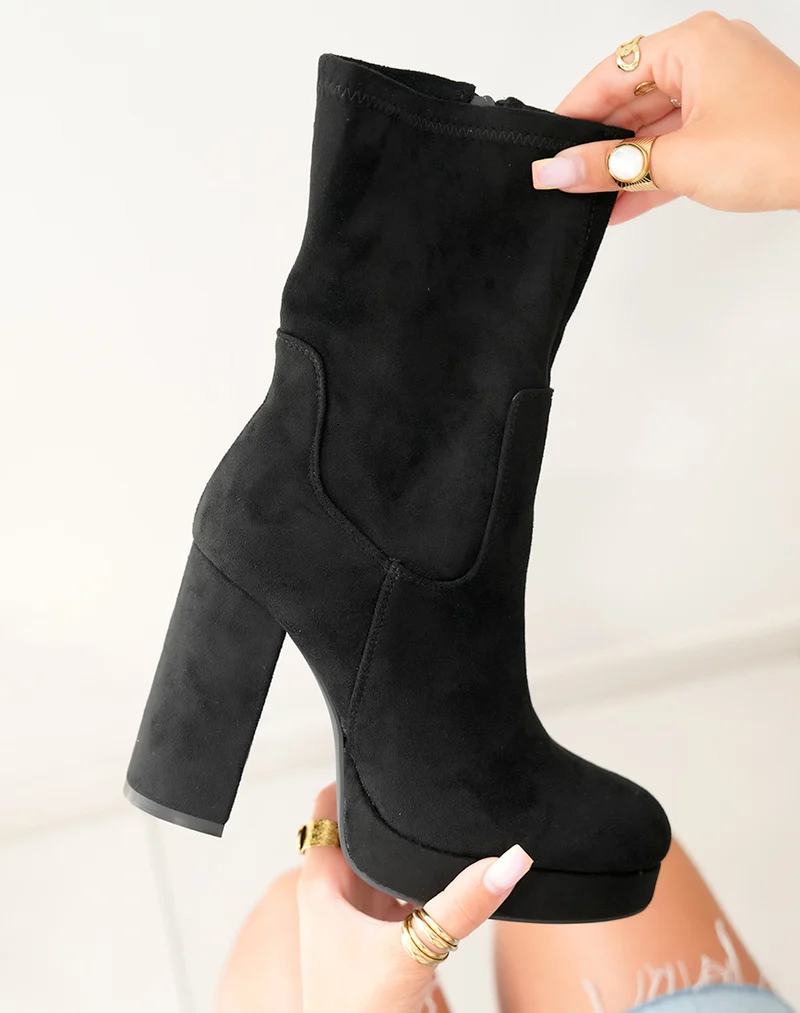 Bottines Noires en Suédine à Talons Hauts pour Femme