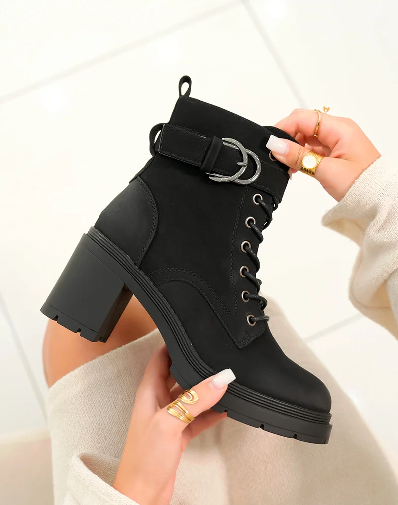 Bottines à Talon en Suédine Noires : Le Coup de Cœur Élégant de l'Hiver
