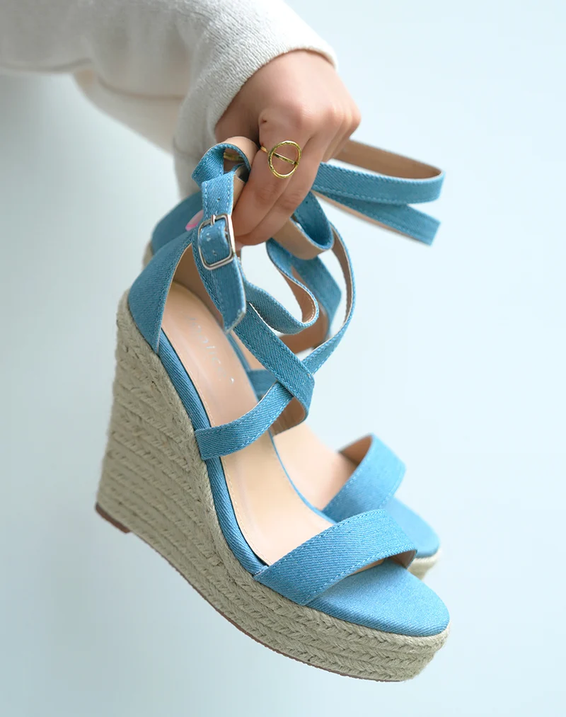 Compensées femme jean tendance avec plateforme en jute Description