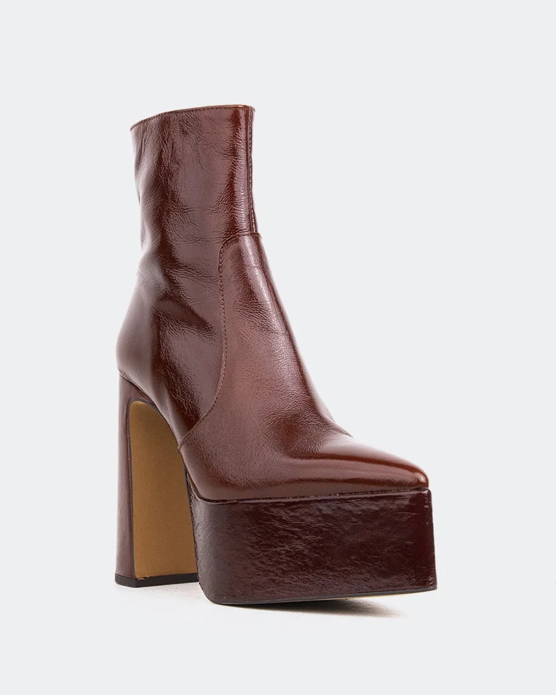Sarov Chestnut Leather