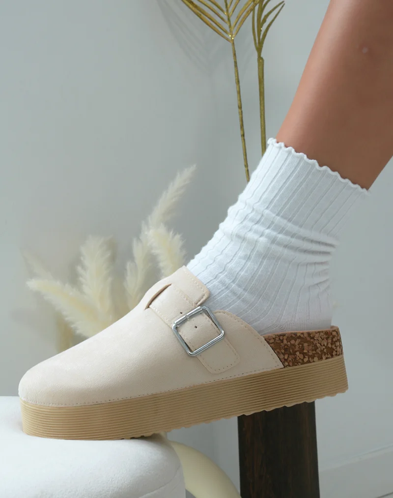 Mules fermées femme en suédine beige clair avec plateforme épaisse tendance et confortables