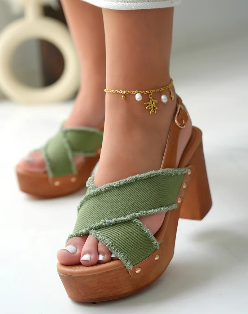 Sandales sabots femme kaki à bride entrecroisée et lanière ajustable camel