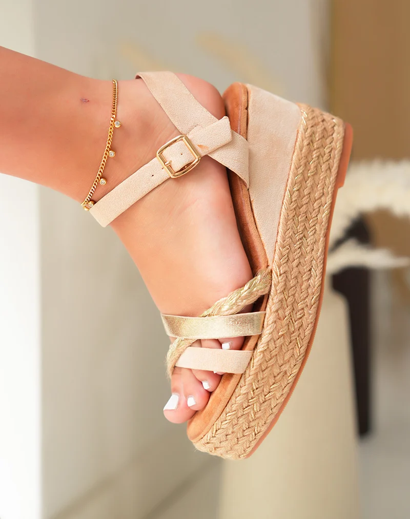 Sandales Femme Compensées en Suédine Beige et Lanières Dorées Grainées