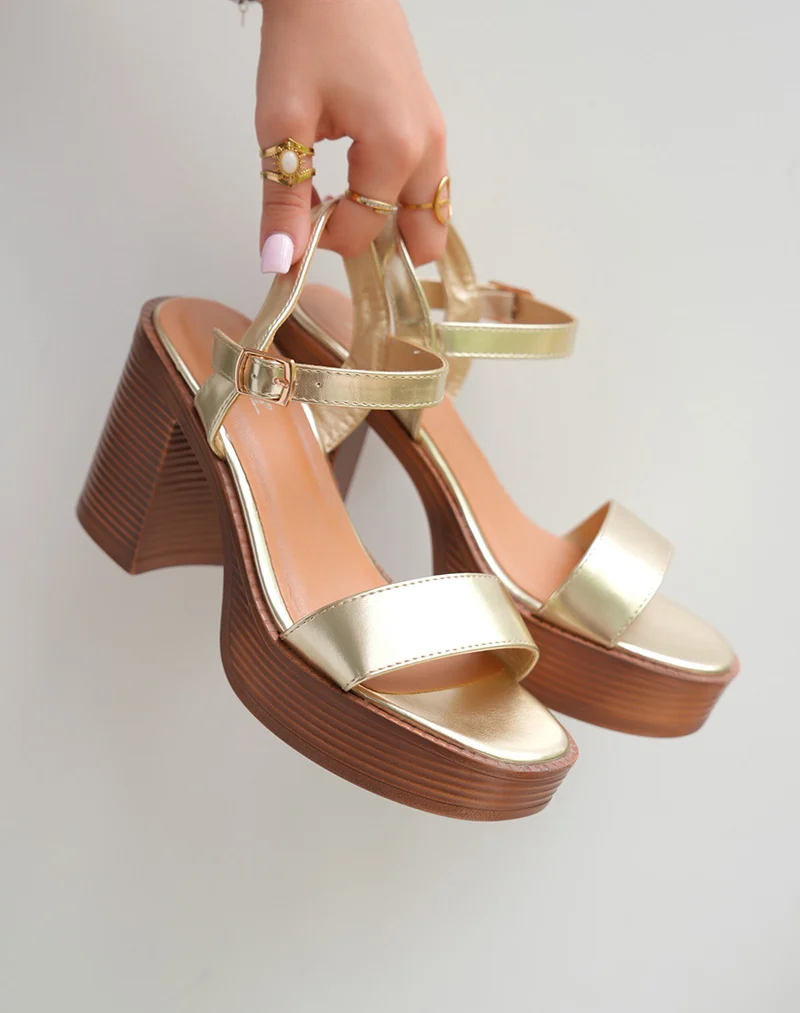 Sandales dorées à talon épais marron pour femme