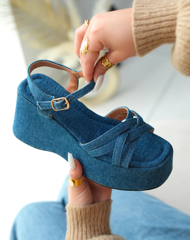 Sandales Femme Style Denim à Brides Entrecroisées et Semelle Plateforme