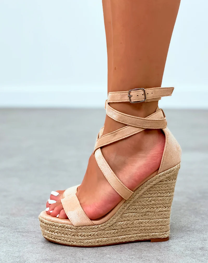 Compensées en suédine beige et brides croisées