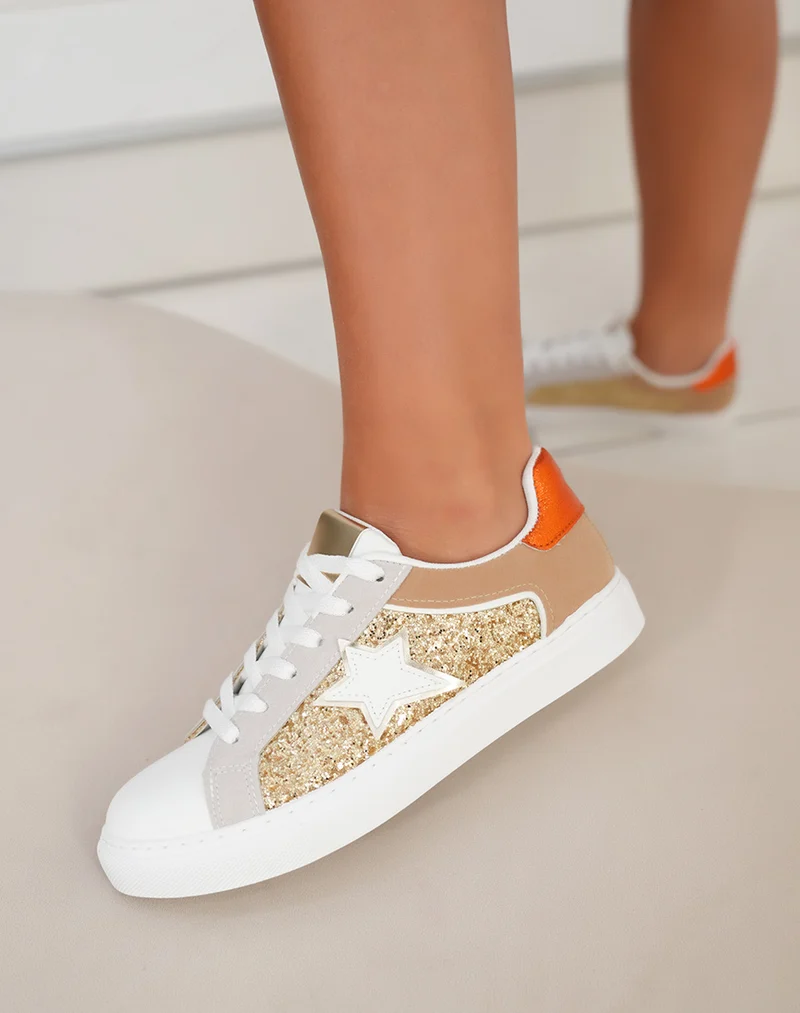 Basket femme dorée avec paillettes étoile blanche et empiècement orange