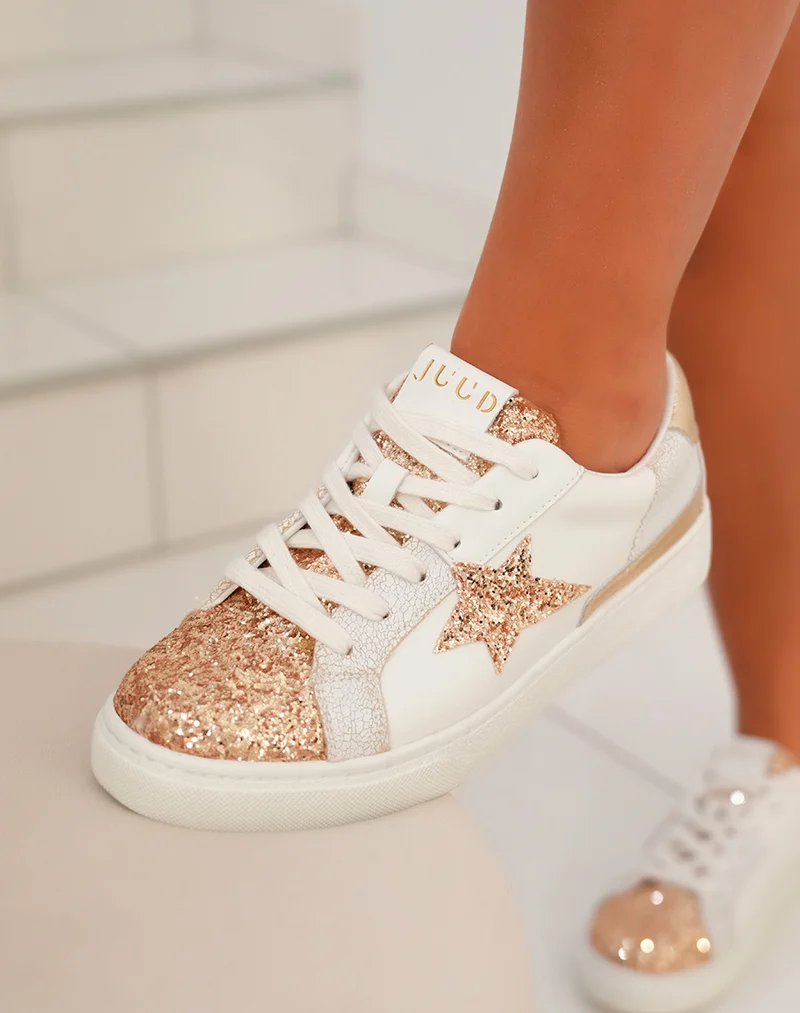 Basket femme blanche et dorée avec paillettes et étoile scintillante