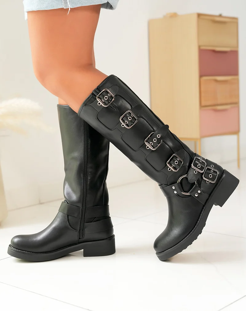 Bottes noires à multiples lanières argentées pour femme
