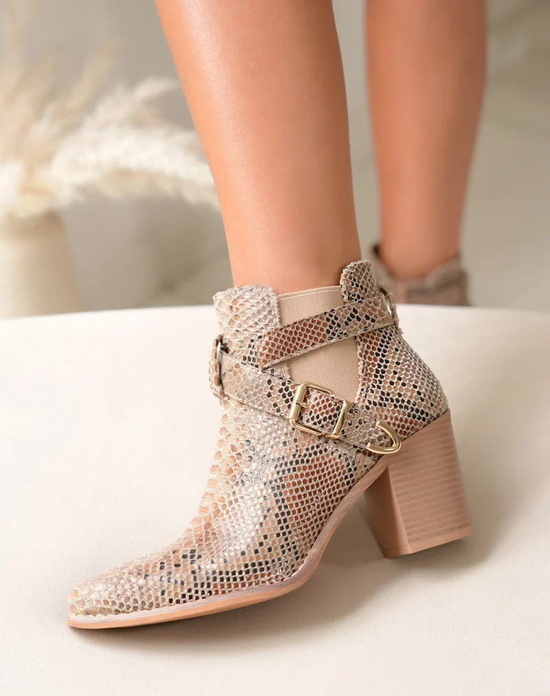 Bottines Femme à talon motif serpent et détails croisés