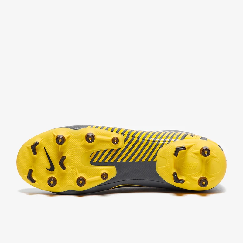 Chaussure de football multi