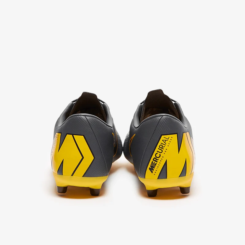 Chaussure de football multi