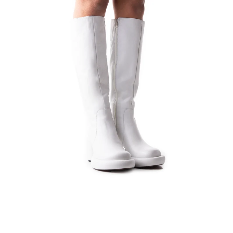 Maverik White Leather