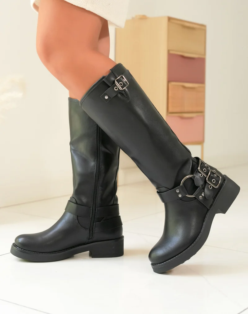 Bottes noires à lanières à boucle argentée pour femme