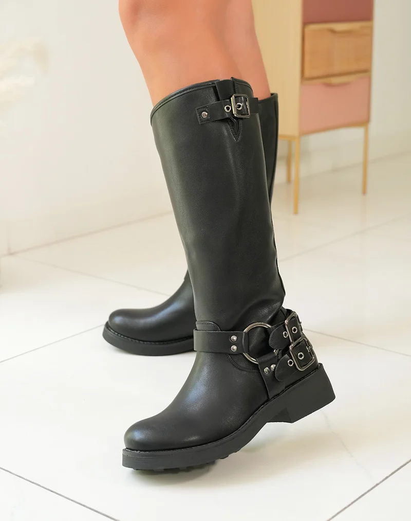 Bottes noires à lanières à boucle argentée pour femme