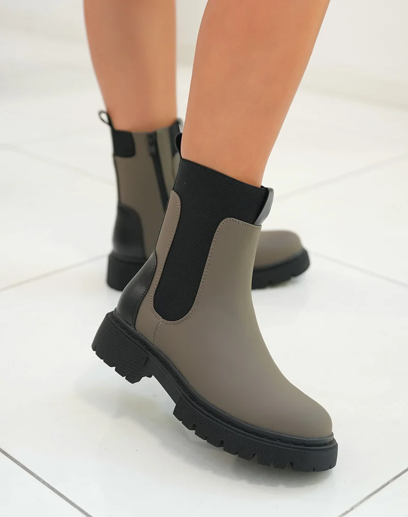 BOTTINES CHELSEA KAKI : CLASSIQUE REVISITÉ