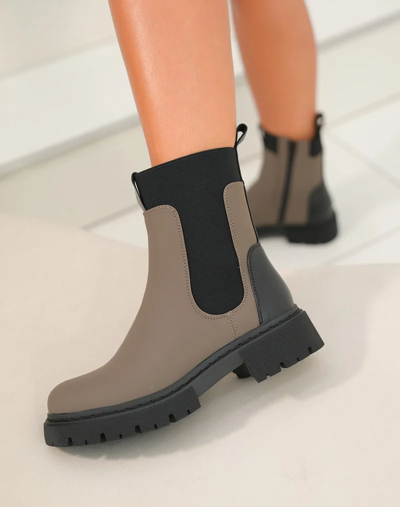 BOTTINES CHELSEA KAKI : CLASSIQUE REVISITÉ