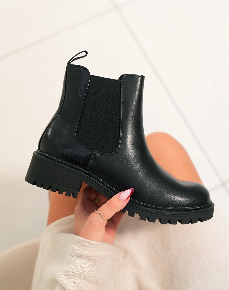 Bottines noires basses avec effet croco