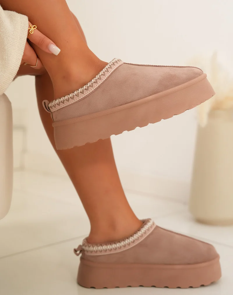 Mule femme taupe tendance avec surpiq?res taupe et blanches et int?rieur fourr?