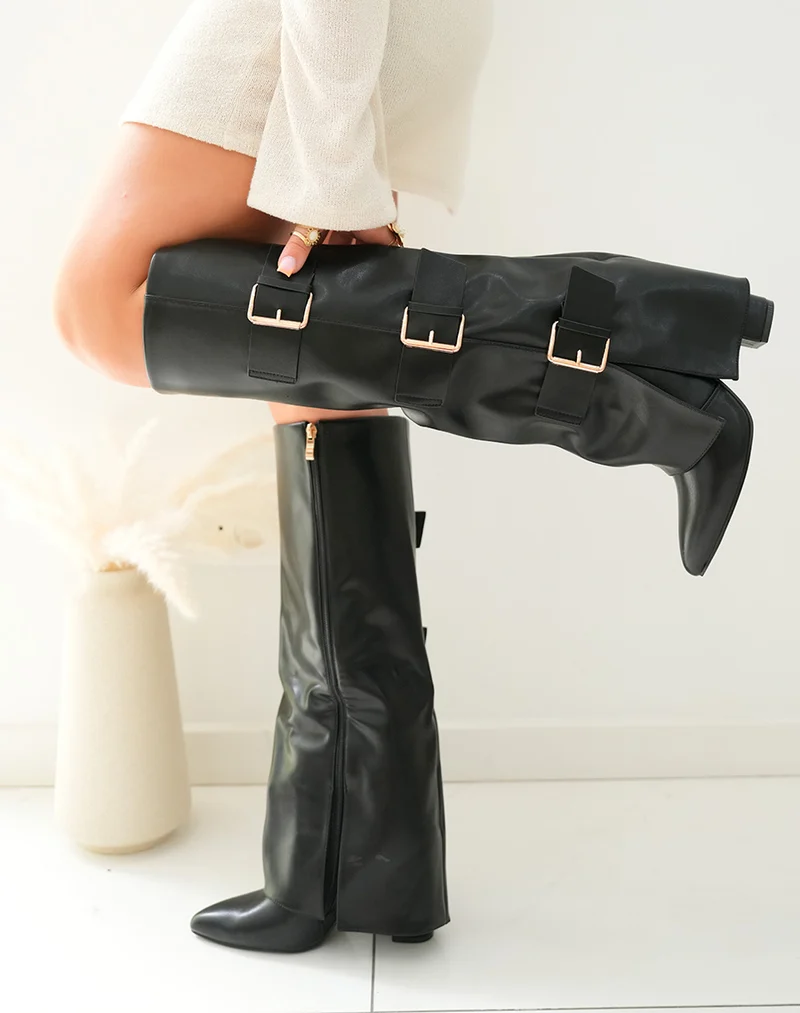 Bottes Femme Noires à Talon Haut et Boucles Dorées