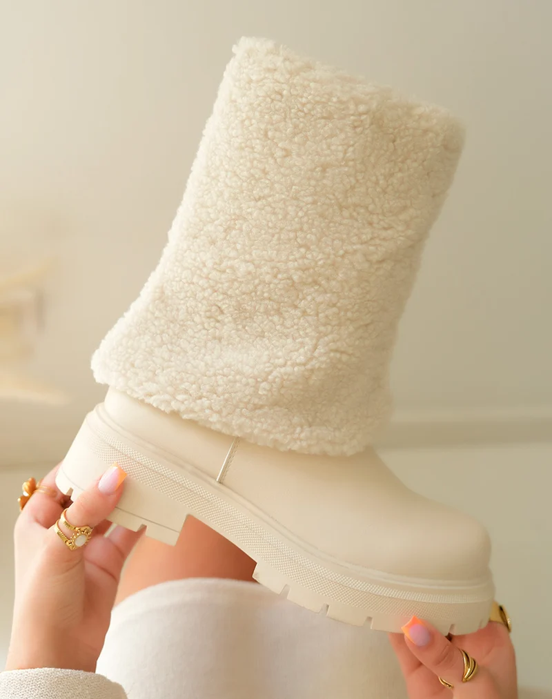 Bottes Femme Beiges en Fausse Fourrure avec Semelle Crantée