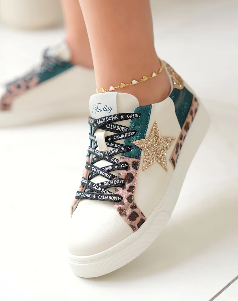 Baskets femme bi-matiere à lacets avec inscription et détail léopard