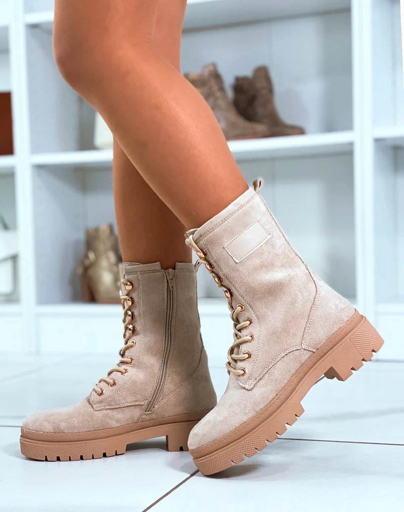 BOTTINES MONTANTES BEIGE EN SUEDINE ? LACETS AVEC SEMELLE CRANT?E