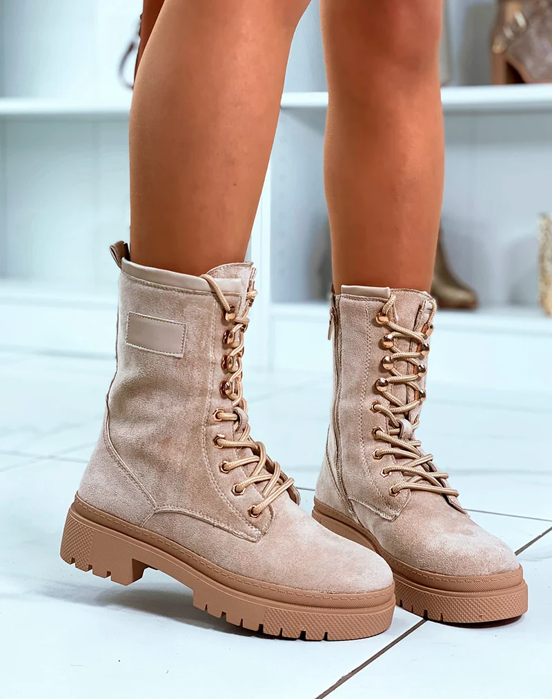 BOTTINES MONTANTES BEIGE EN SUEDINE ? LACETS AVEC SEMELLE CRANT?E