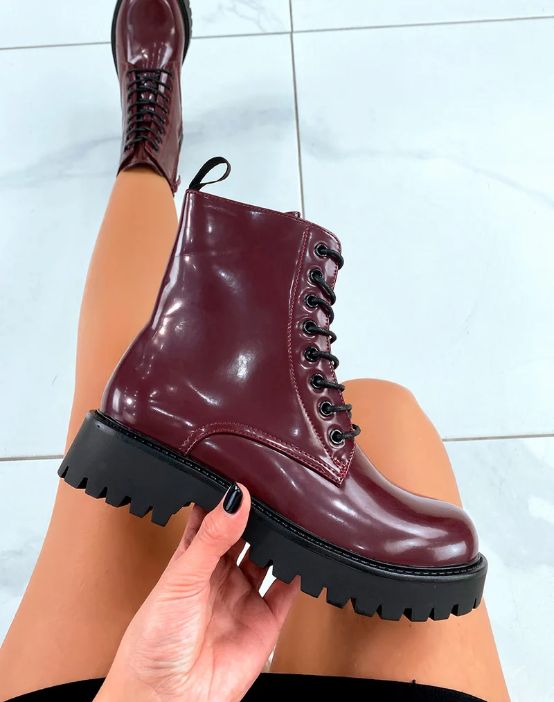 Bottines Montantes Bordeaux à Lacet avec Semelle Crantée pour Femme