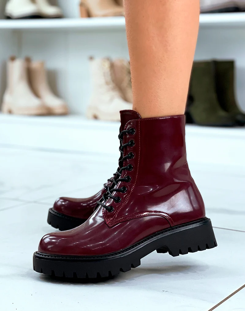 Bottines Montantes Bordeaux à Lacet avec Semelle Crantée pour Femme