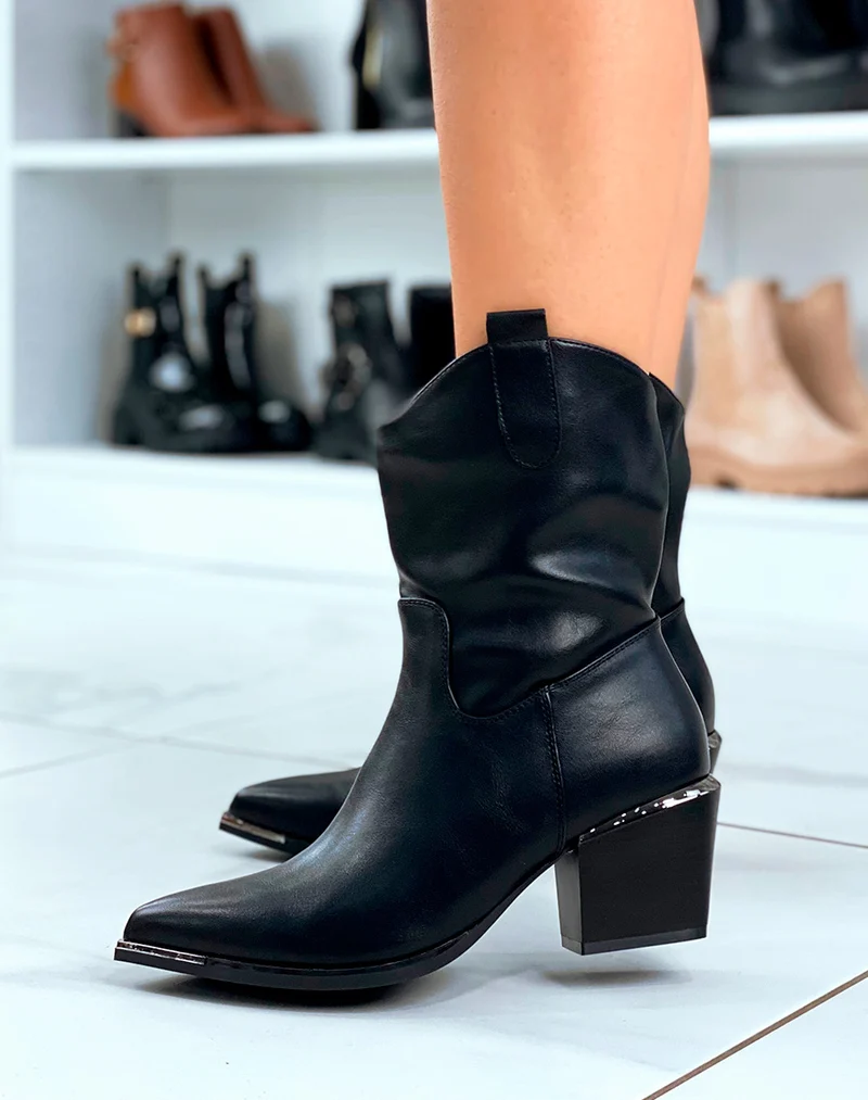 BOTTINES NOIRES STYLE SANTIAGS AVEC DÉTAIL ARGENTÉE