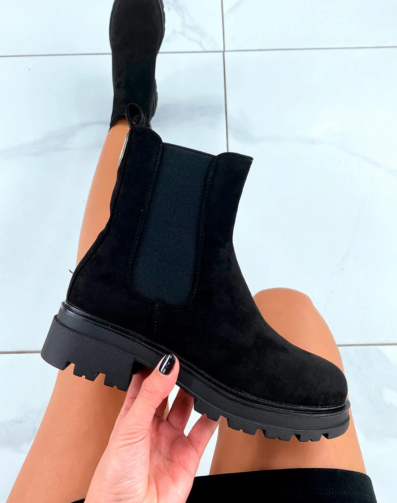 BOTTINES NOIRES EN SUÉDINE AVEC DÉTAIL ARGENTÉ - STYLE CHELSEA