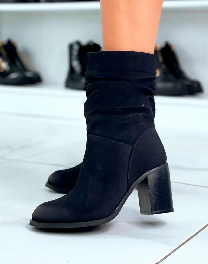 BOTTINES NOIRES EN SUÉDINE : L'ÉLÉGANCE FRONCÉE POUR FEMME