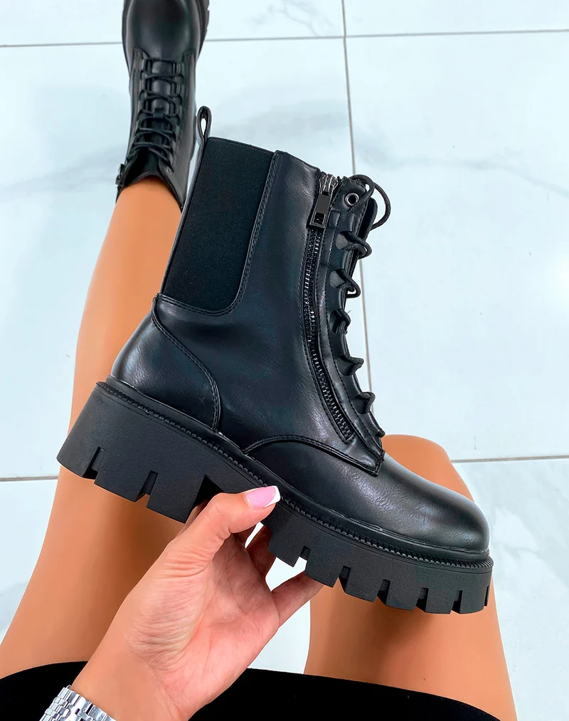 Bottines Noires Montantes ? Lacet Avec ?lastique
