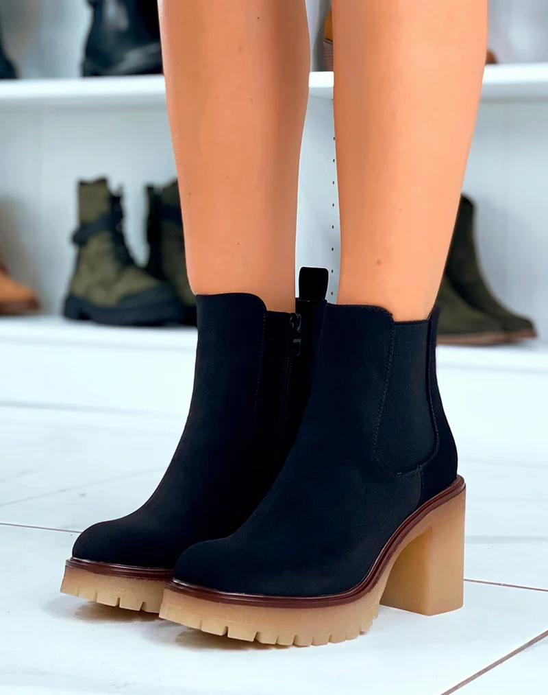 Sophistication Urbaine : Bottines Noires en Suédine à Talon et Élastique Large