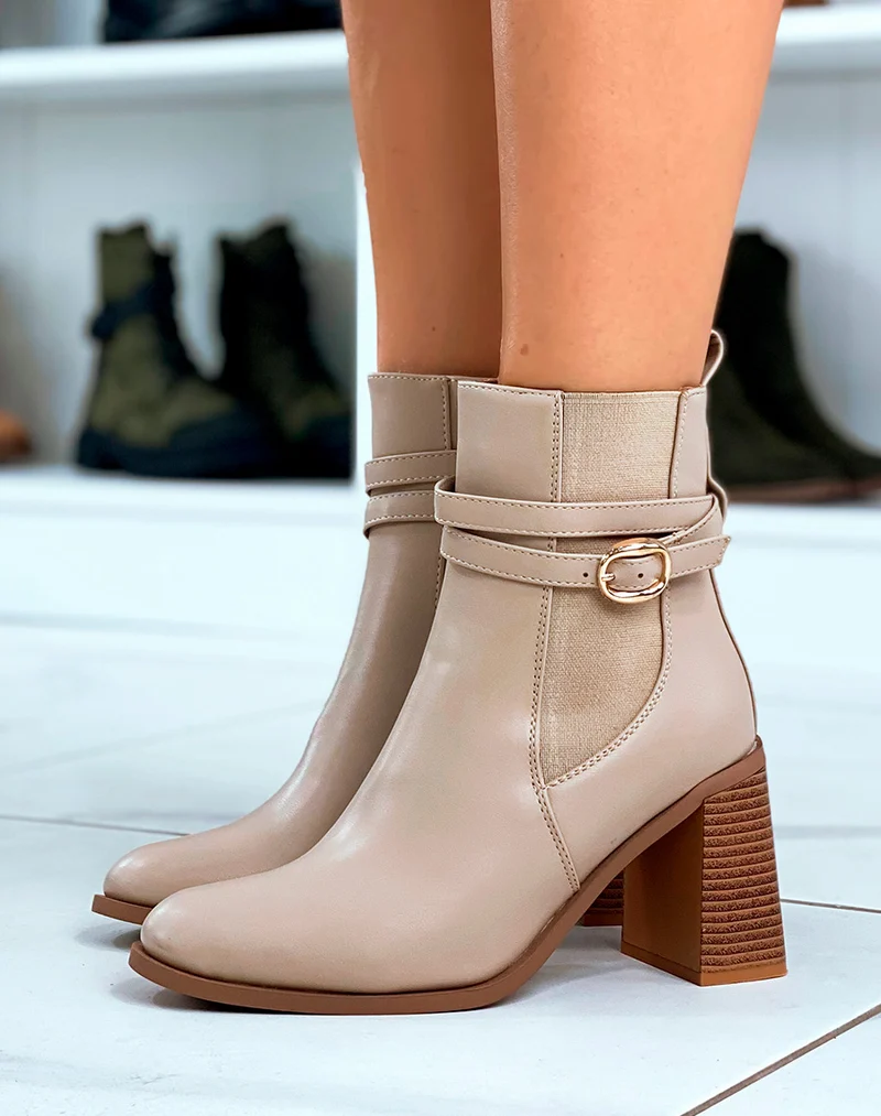 Élégance Beige : Bottines Bi-Matières à Talon avec Sangles Dorées Ajustables