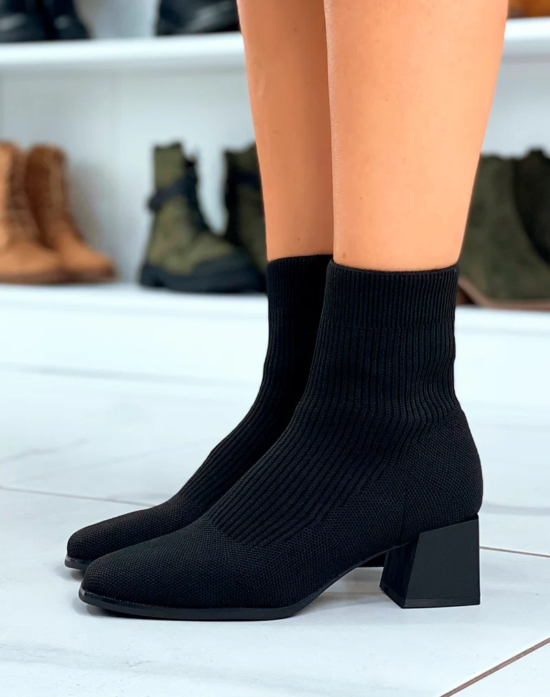 Bottines Noires Texturées : Le Chic Effet Chaussette
