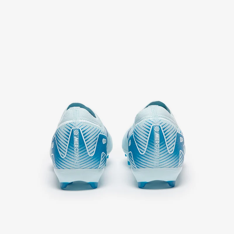 Nike Chaussure de foot basse à crampons pour terrain sec pou