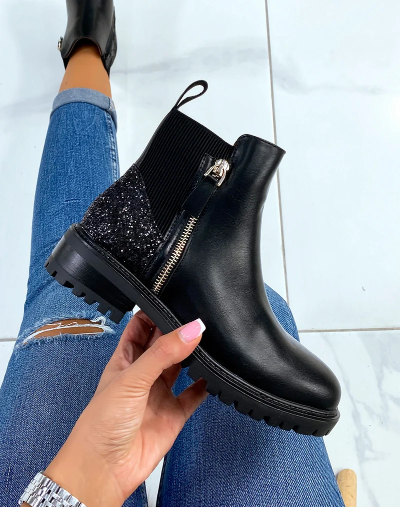 Bottines basses noires à détails pailletés